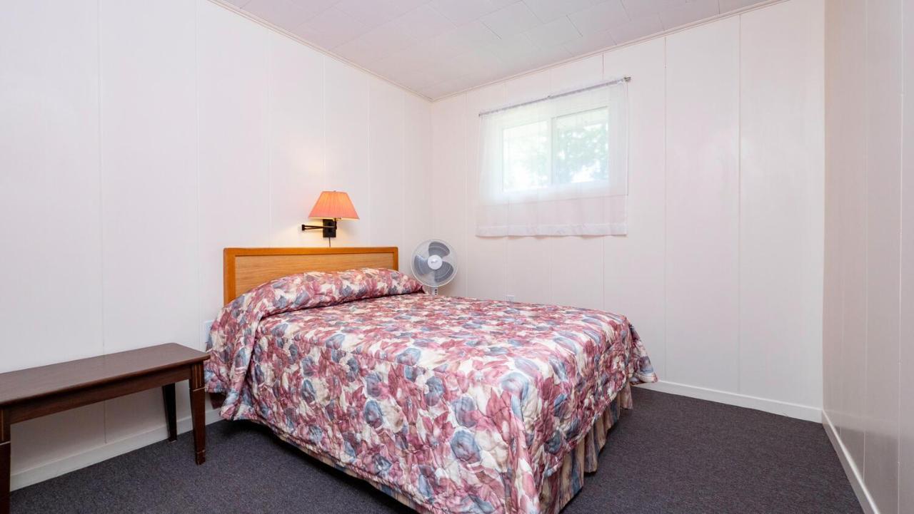 Bel Air Cottages And Motel Sauble Beach Exterior photo