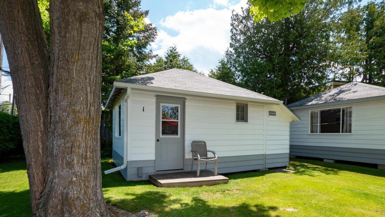 Bel Air Cottages And Motel Sauble Beach Exterior photo