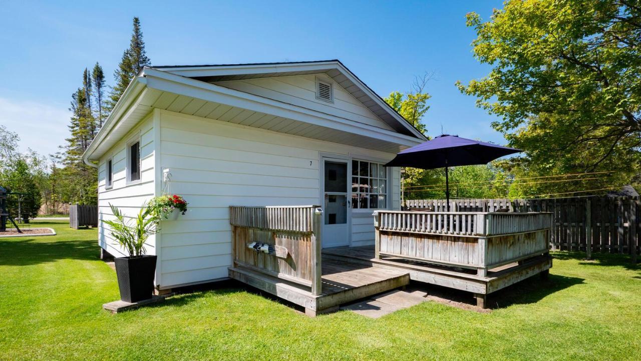 Bel Air Cottages And Motel Sauble Beach Exterior photo