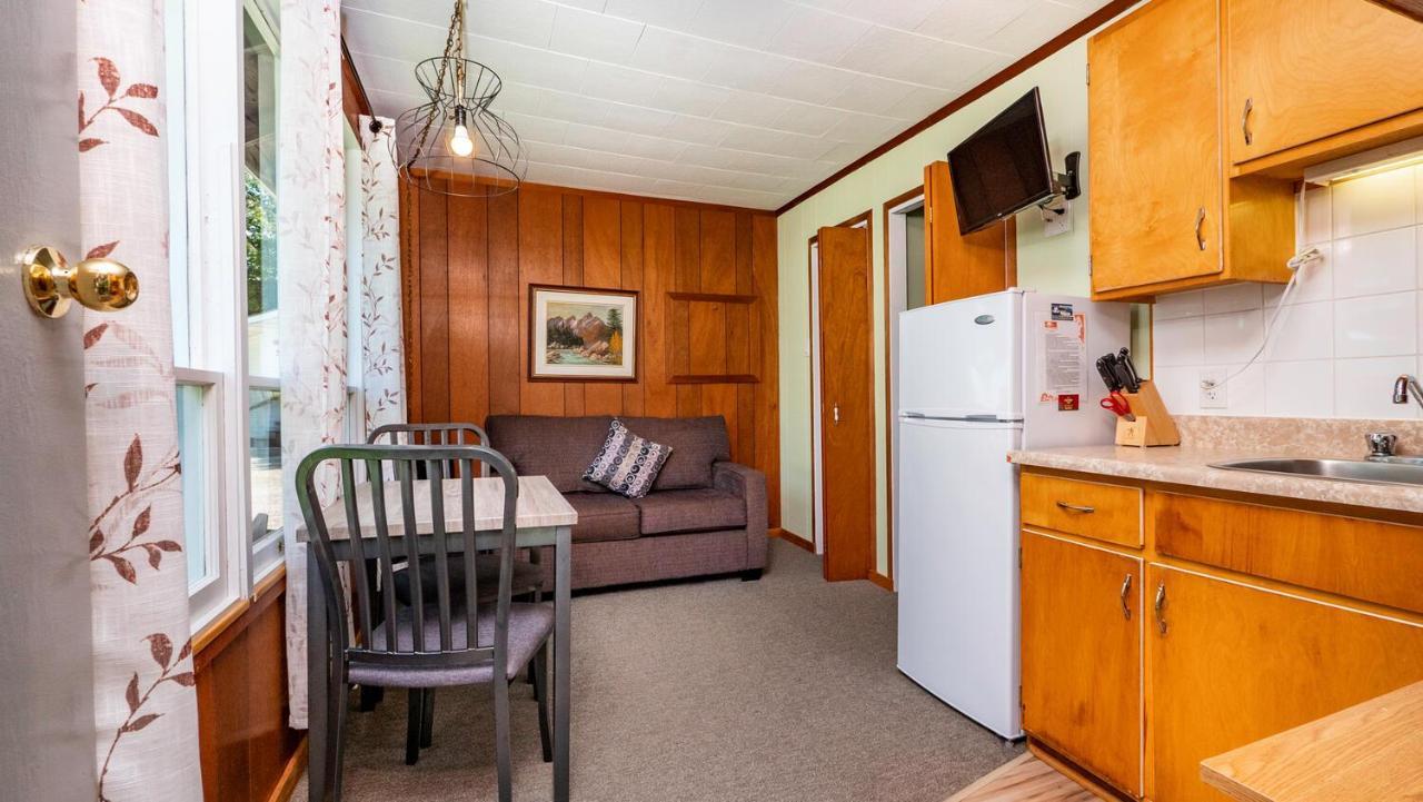 Bel Air Cottages And Motel Sauble Beach Exterior photo