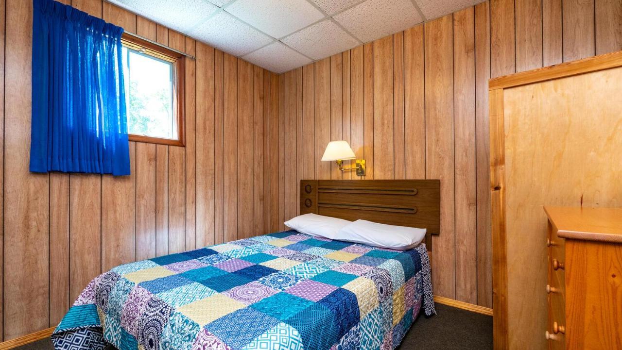Bel Air Cottages And Motel Sauble Beach Exterior photo