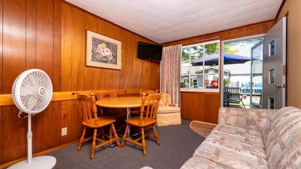 Bel Air Cottages And Motel Sauble Beach Exterior photo